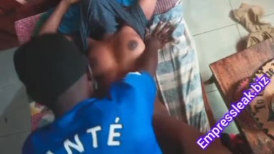 Kumasi Chelsea supporter chopping his shs girlfriend